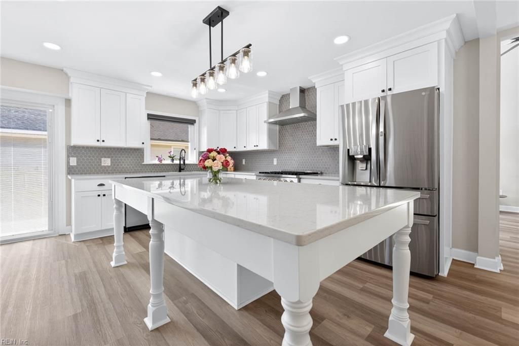 2496 Las Brisas DR, Virginia Beach, VA 23456