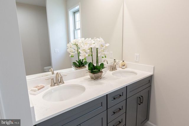 606 GREENBRIAR PATH, Cochranville, PA 19330