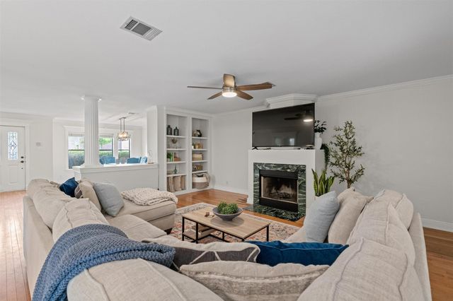 1305 Chalk LN, Cedar Park, TX 78613