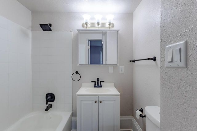 2373 N 48th STREET, Milwaukee, WI 53210