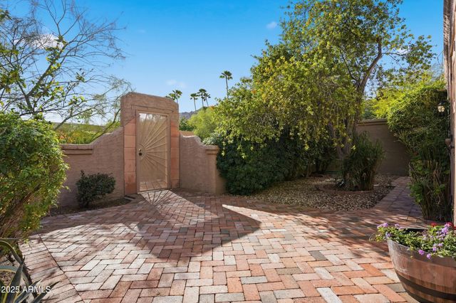 37300 N Tom Darlington Drive N, Carefree, AZ 85377