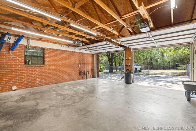 449609 E 953 Road, Vian, OK 74962