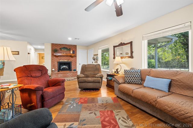 449609 E 953 Road, Vian, OK 74962