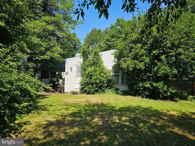 213 STATE AVE, Lindenwold, NJ 08021