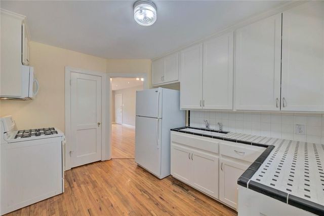 2102 Enfield RD D, Austin, TX 78703