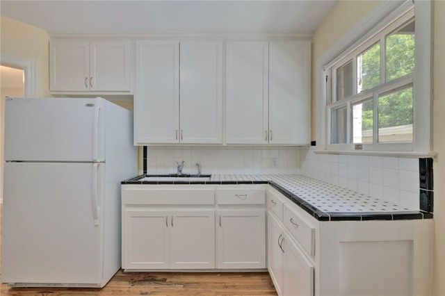 2102 Enfield RD D, Austin, TX 78703