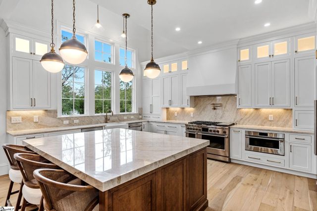 129 Mount Vista Avenue, Greenville, SC 29605