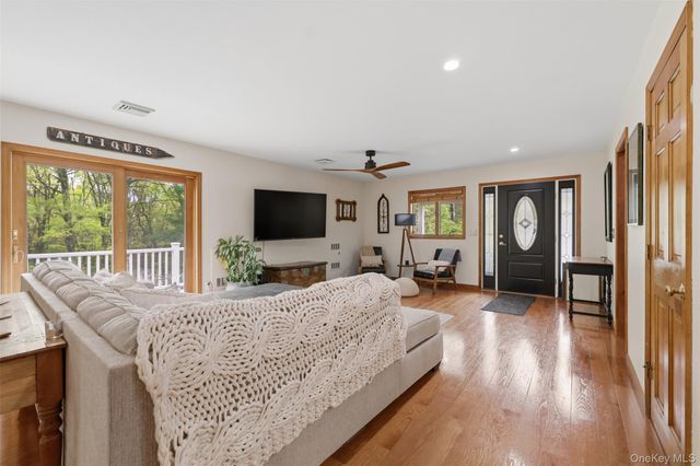 128 Sawmill Road, Red Hook, NY 12571