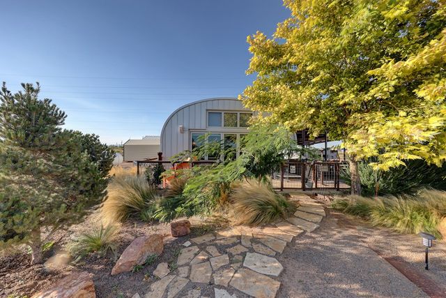 990 Antelope Hills Rd, Marfa, TX 79843