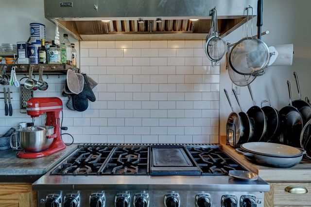 990 Antelope Hills Rd, Marfa, TX 79843