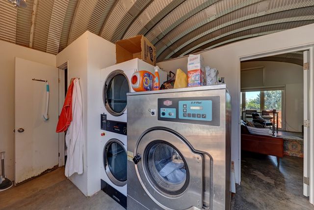 990 Antelope Hills Rd, Marfa, TX 79843