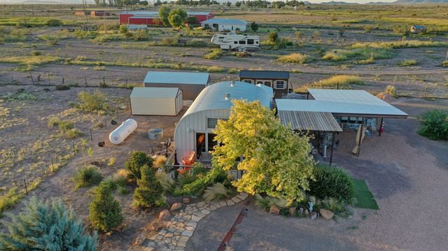 990 Antelope Hills Rd, Marfa, TX 79843