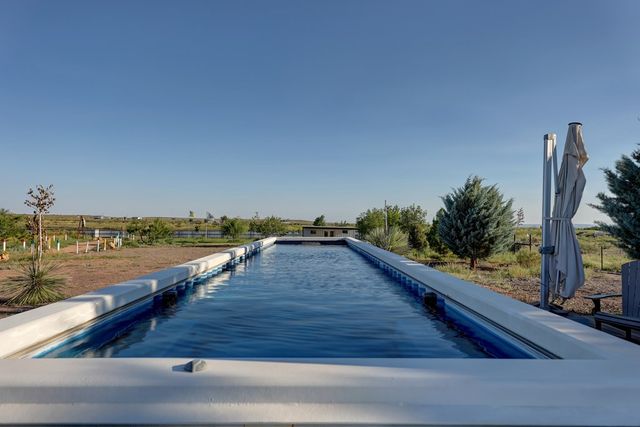 990 Antelope Hills Rd, Marfa, TX 79843