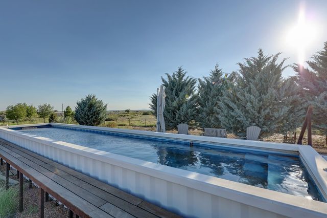 990 Antelope Hills Rd, Marfa, TX 79843