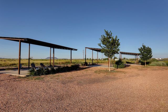990 Antelope Hills Rd, Marfa, TX 79843