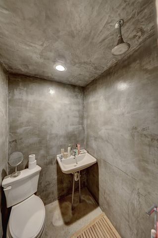 990 Antelope Hills Rd, Marfa, TX 79843