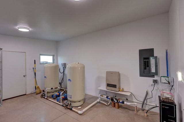 990 Antelope Hills Rd, Marfa, TX 79843