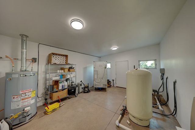 990 Antelope Hills Rd, Marfa, TX 79843