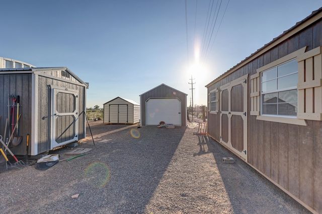990 Antelope Hills Rd, Marfa, TX 79843