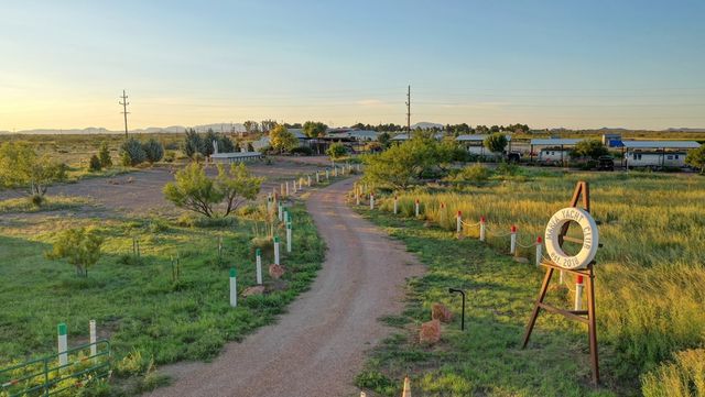 990 Antelope Hills Rd, Marfa, TX 79843