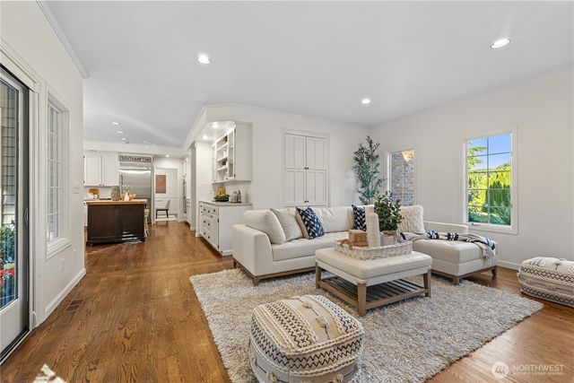 23837 SE 45th Street, Sammamish, WA 98029