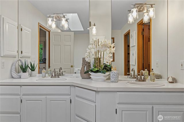 23837 SE 45th Street, Sammamish, WA 98029