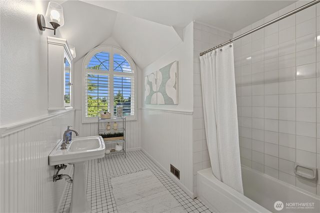 23837 SE 45th Street, Sammamish, WA 98029