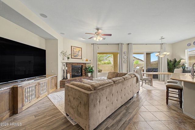 42823 N COURAGE Trail, Anthem, AZ 85086