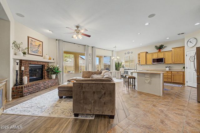 42823 N COURAGE Trail, Anthem, AZ 85086