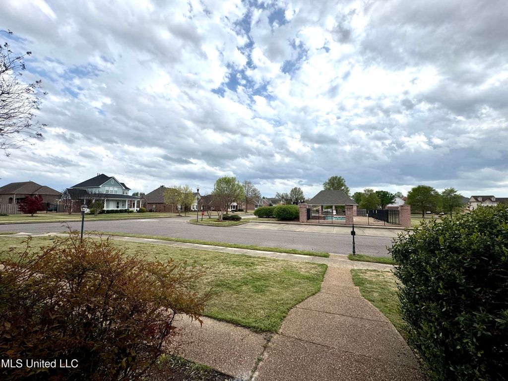 4896 Park North Drive, Olive Branch, MS 38654 — photo 2