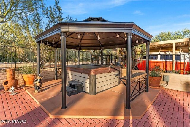 4390 N Camino Vinorama, Tucson, AZ 85750