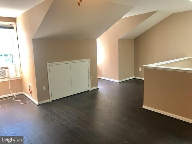 6090 NETHERTON ST, Centreville, VA 20120