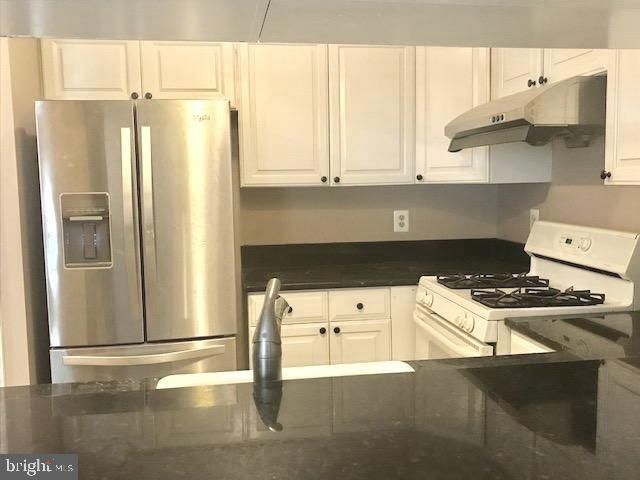 6090 NETHERTON ST, Centreville, VA 20120