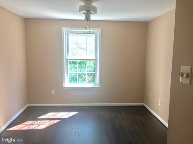 6090 NETHERTON ST, Centreville, VA 20120