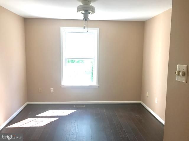 6090 NETHERTON ST, Centreville, VA 20120
