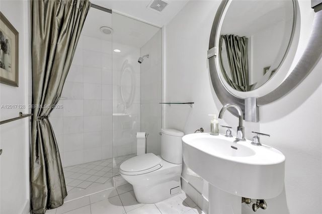 2950 NE 188th St 403, Aventura, FL 33180