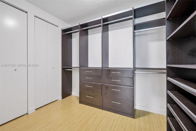 2950 NE 188th St 403, Aventura, FL 33180