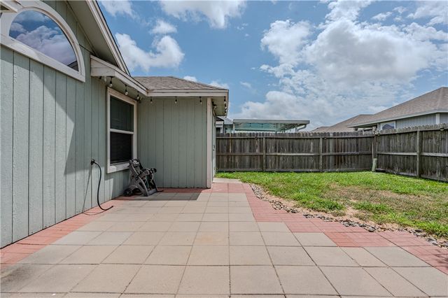 7405 Russ, Corpus Christi, TX 78414