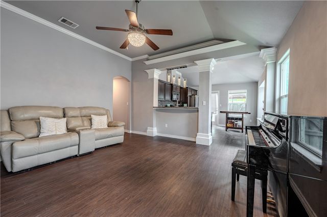 7405 Russ, Corpus Christi, TX 78414