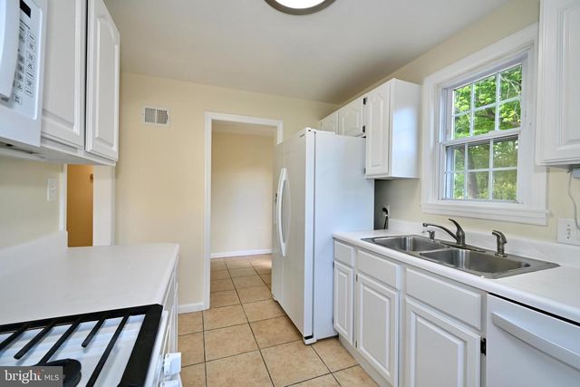 6936 REGENT LN, Falls Church, VA 22042