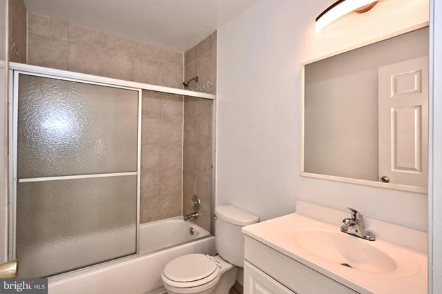 6936 REGENT LN, Falls Church, VA 22042