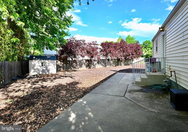 6936 REGENT LN, Falls Church, VA 22042