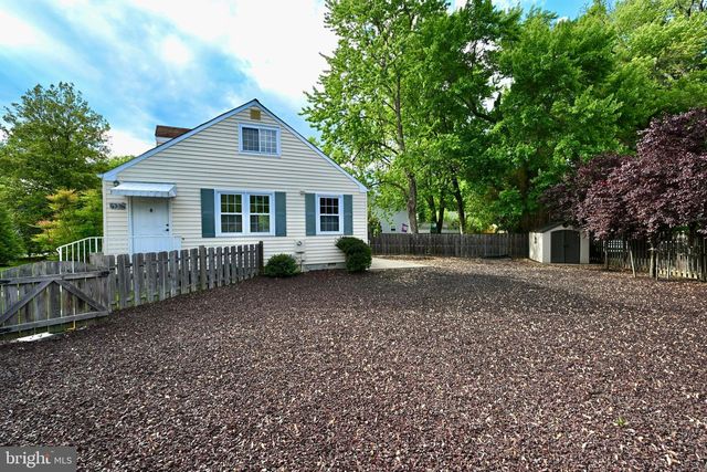 6936 REGENT LN, Falls Church, VA 22042
