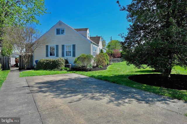 6936 REGENT LN, Falls Church, VA 22042