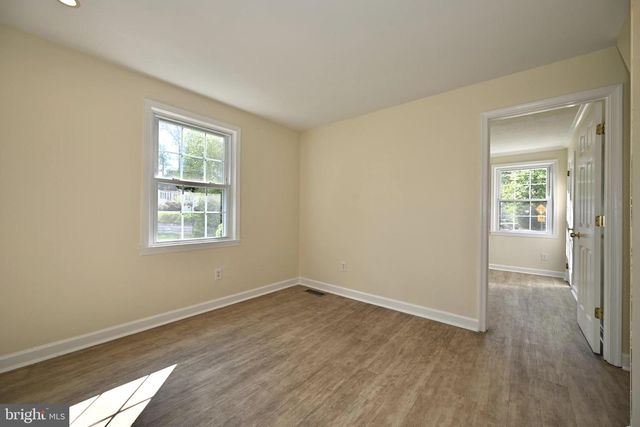 6936 REGENT LN, Falls Church, VA 22042