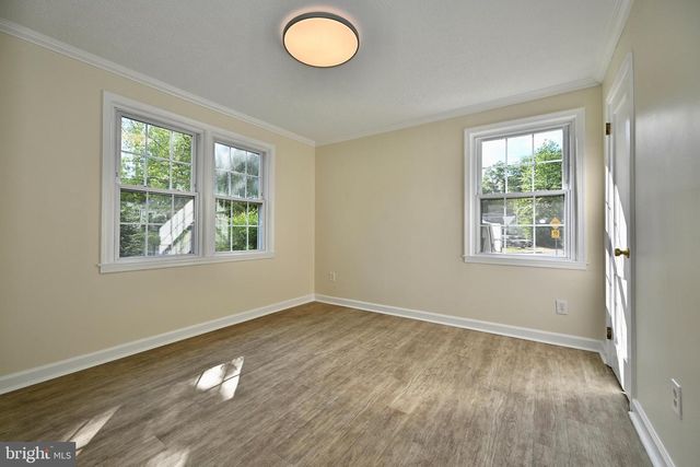 6936 REGENT LN, Falls Church, VA 22042