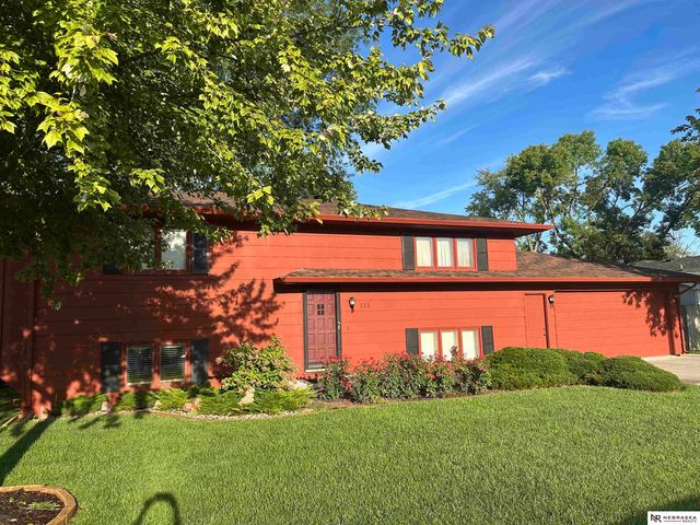 121 S William Avenue, Fremont, NE 68025