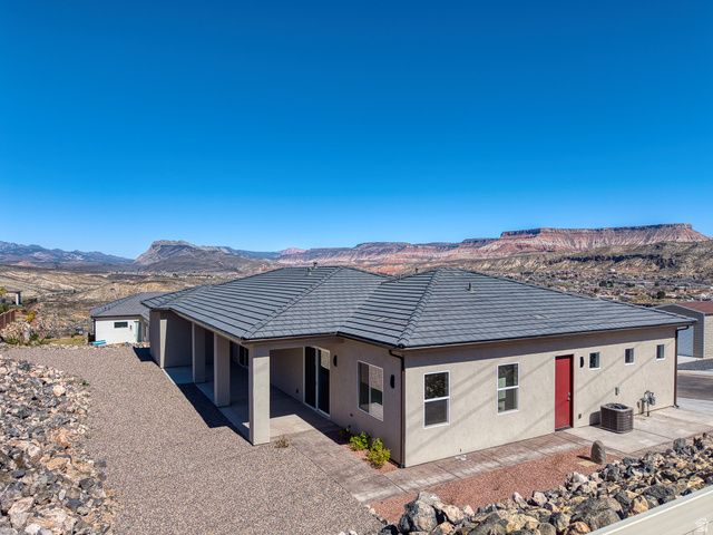 1195 N 50 W, Hurricane, UT 84737