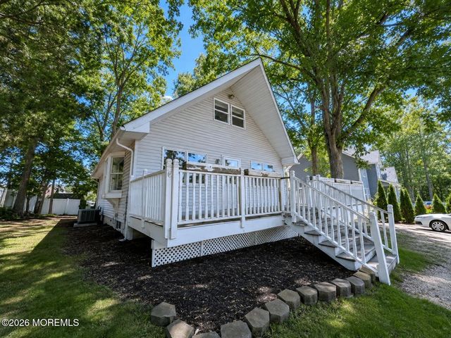 57 Shore Avenue, Manahawkin, NJ 08050