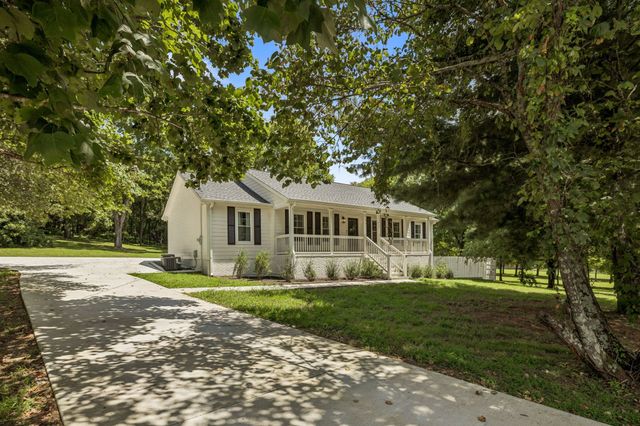 670 Northridge Rd, Columbia, TN 38401